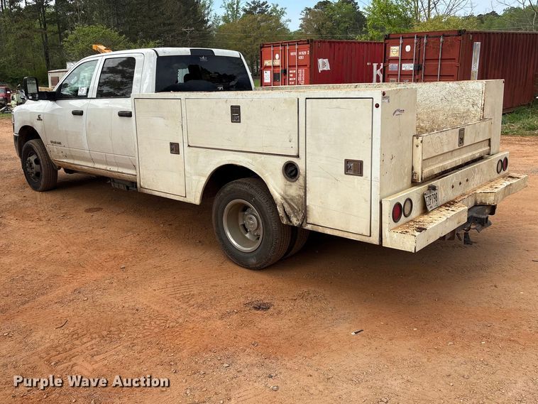 image for item EF1065 2019 RAM 3500 Crew Cab utility / service truck