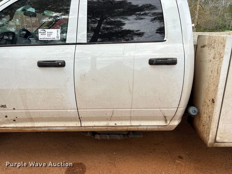 image for item EF1065 2019 RAM 3500 Crew Cab utility / service truck