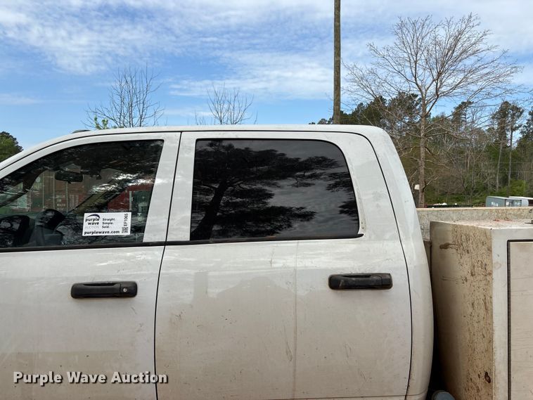 image for item EF1065 2019 RAM 3500 Crew Cab utility / service truck