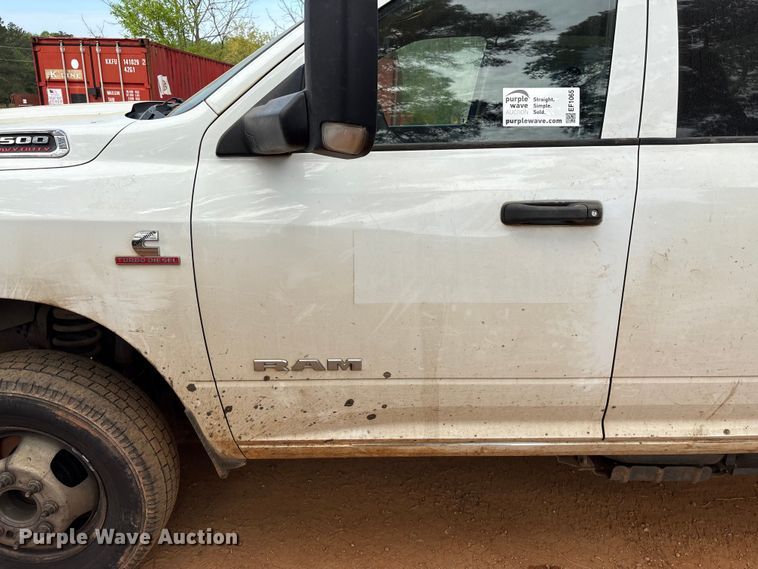 image for item EF1065 2019 RAM 3500 Crew Cab utility / service truck