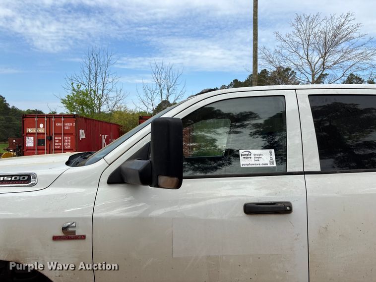 image for item EF1065 2019 RAM 3500 Crew Cab utility / service truck