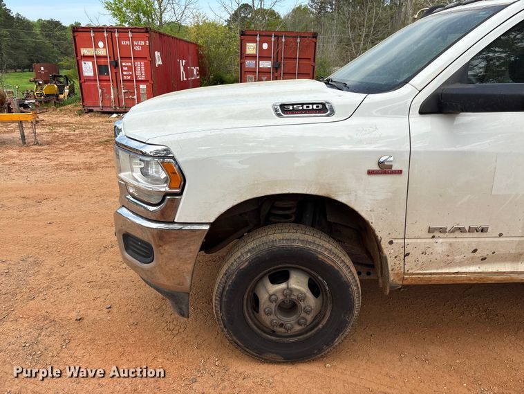 image for item EF1065 2019 RAM 3500 Crew Cab utility / service truck