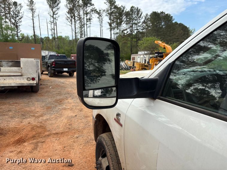 image for item EF1065 2019 RAM 3500 Crew Cab utility / service truck