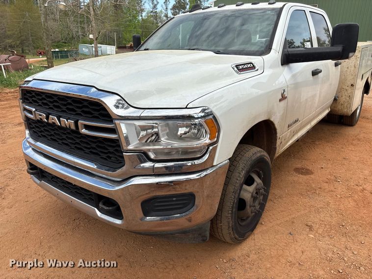 image for item EF1065 2019 RAM 3500 Crew Cab utility / service truck