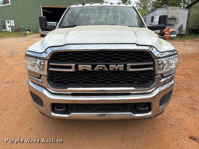 image for item EF1065 2019 RAM 3500 Crew Cab utility / service truck
