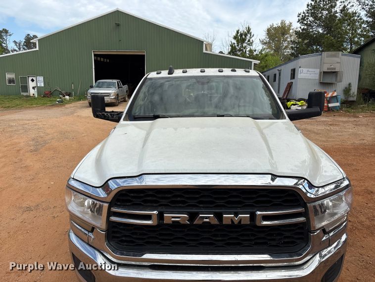image for item EF1065 2019 RAM 3500 Crew Cab utility / service truck