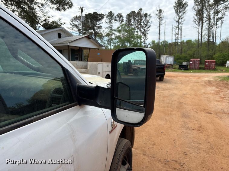 image for item EF1065 2019 RAM 3500 Crew Cab utility / service truck