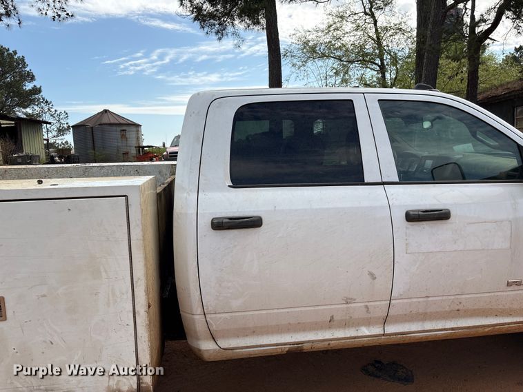 image for item EF1065 2019 RAM 3500 Crew Cab utility / service truck