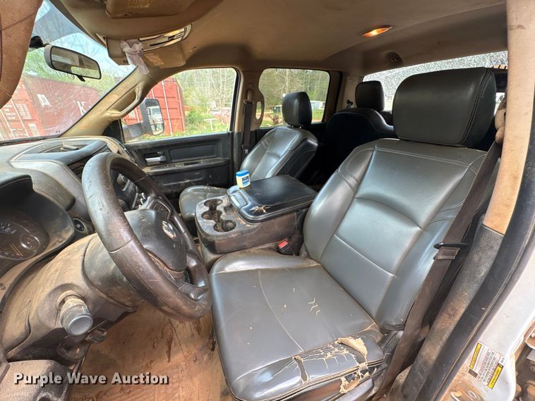 image for item EF1065 2019 RAM 3500 Crew Cab utility / service truck