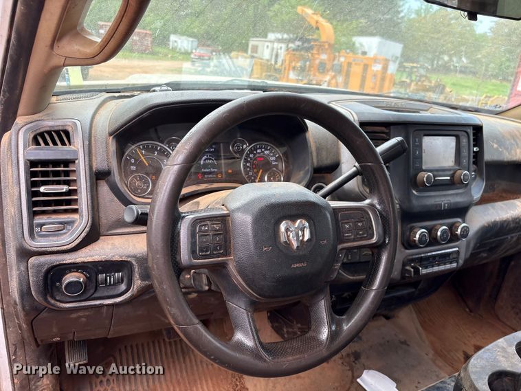image for item EF1065 2019 RAM 3500 Crew Cab utility / service truck