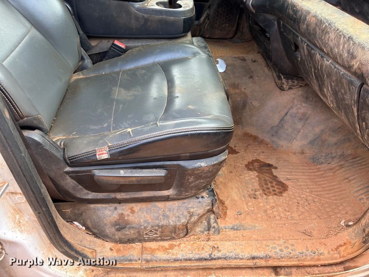 image for item EF1065 2019 RAM 3500 Crew Cab utility / service truck