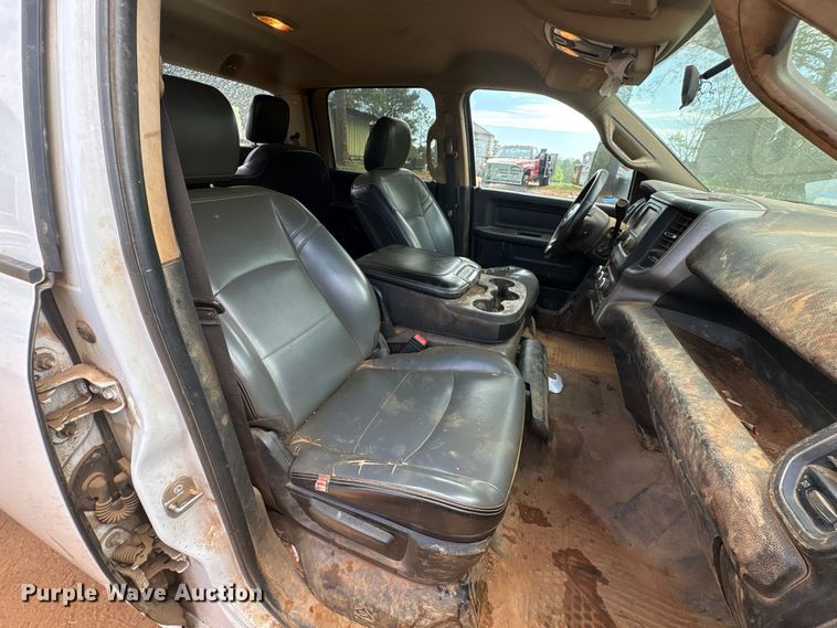 image for item EF1065 2019 RAM 3500 Crew Cab utility / service truck