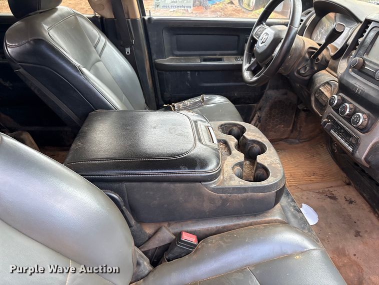 image for item EF1065 2019 RAM 3500 Crew Cab utility / service truck