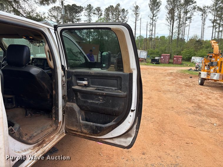 image for item EF1065 2019 RAM 3500 Crew Cab utility / service truck