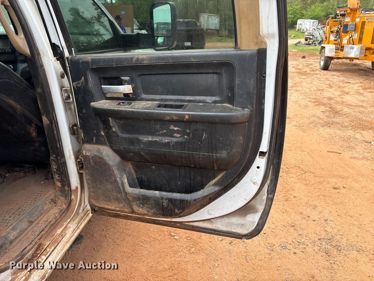 image for item EF1065 2019 RAM 3500 Crew Cab utility / service truck