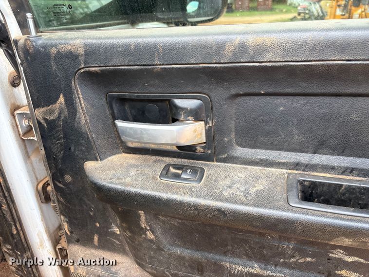 image for item EF1065 2019 RAM 3500 Crew Cab utility / service truck