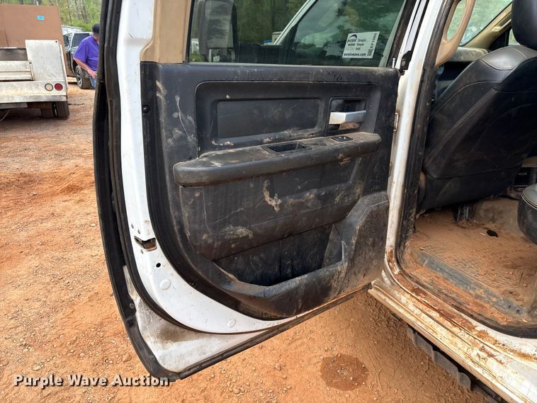 image for item EF1065 2019 RAM 3500 Crew Cab utility / service truck