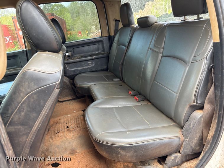 image for item EF1065 2019 RAM 3500 Crew Cab utility / service truck