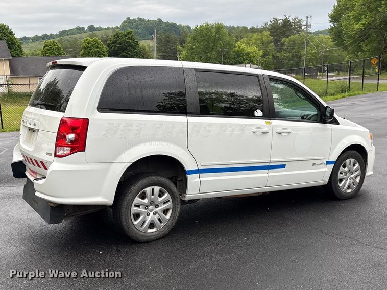 image for item EF1153 2016 Dodge Grand Caravan van