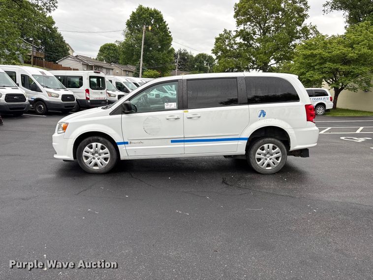 image for item EF1153 2016 Dodge Grand Caravan van