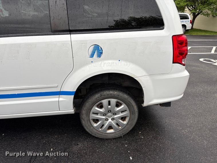 image for item EF1153 2016 Dodge Grand Caravan van