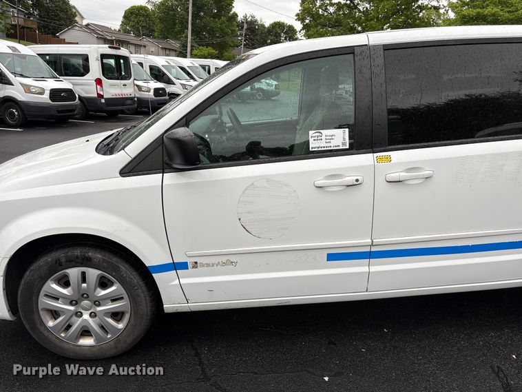 image for item EF1153 2016 Dodge Grand Caravan van