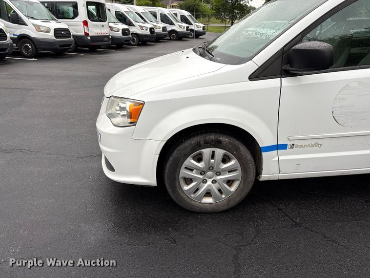 image for item EF1153 2016 Dodge Grand Caravan van