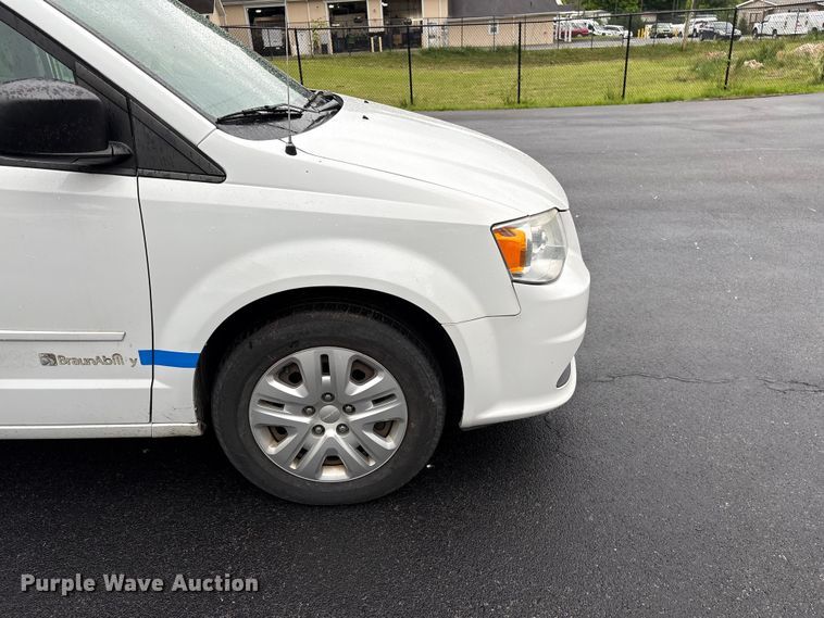 image for item EF1153 2016 Dodge Grand Caravan van