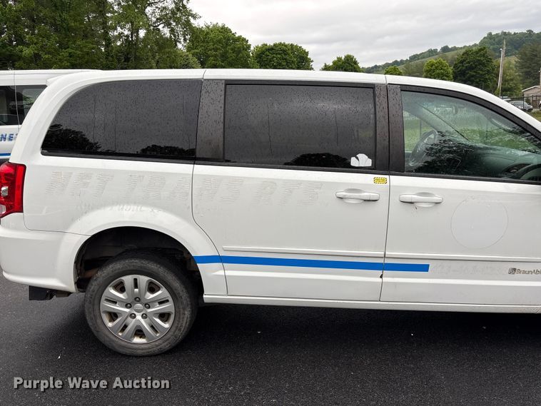 image for item EF1153 2016 Dodge Grand Caravan van