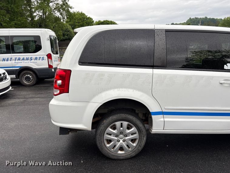 image for item EF1153 2016 Dodge Grand Caravan van