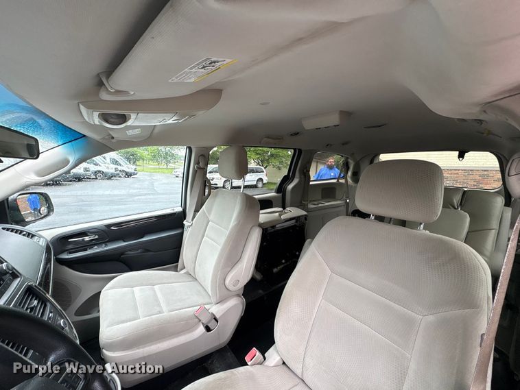 image for item EF1153 2016 Dodge Grand Caravan van