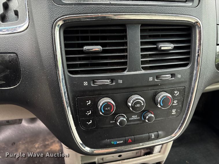 image for item EF1153 2016 Dodge Grand Caravan van