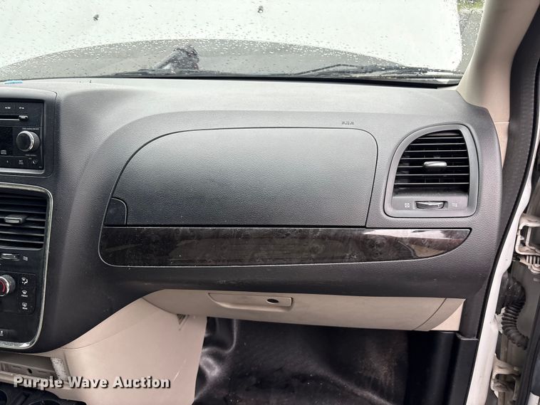 image for item EF1153 2016 Dodge Grand Caravan van