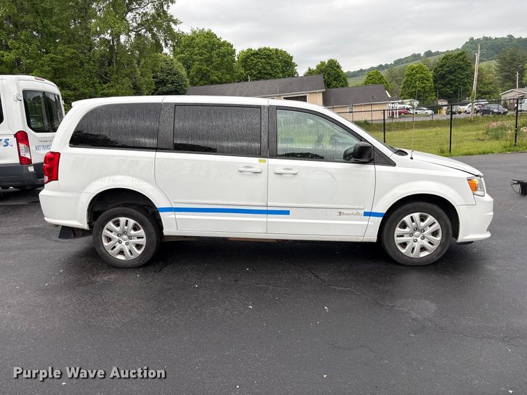image for item EF1154 2017 Dodge Grand Caravan van