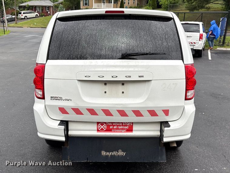 image for item EF1154 2017 Dodge Grand Caravan van