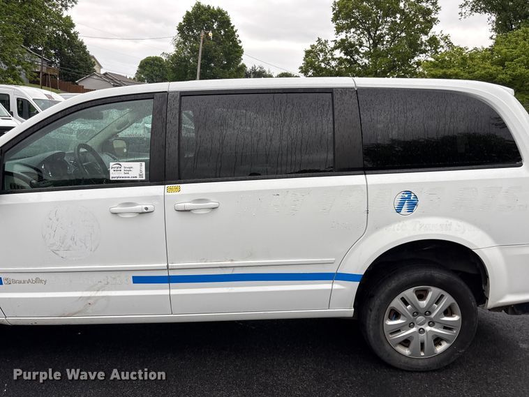 image for item EF1154 2017 Dodge Grand Caravan van