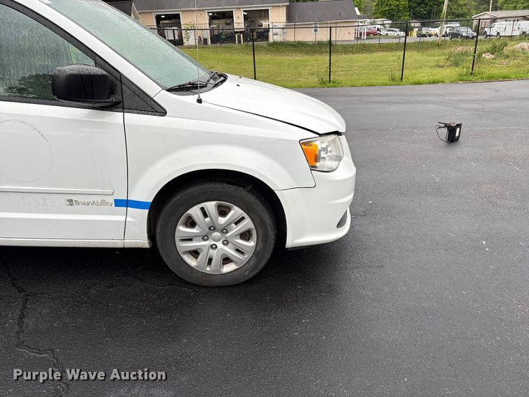 image for item EF1154 2017 Dodge Grand Caravan van