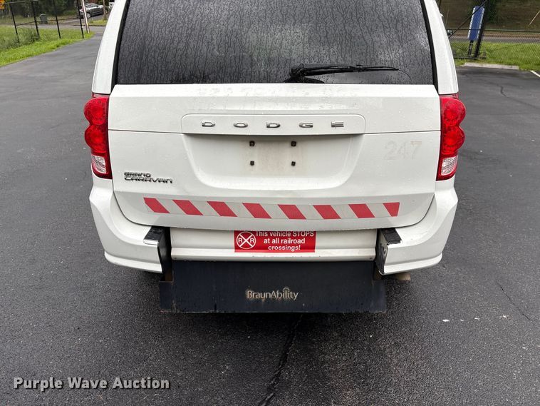 image for item EF1154 2017 Dodge Grand Caravan van