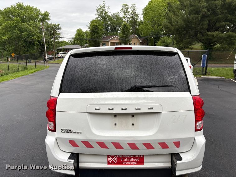 image for item EF1154 2017 Dodge Grand Caravan van