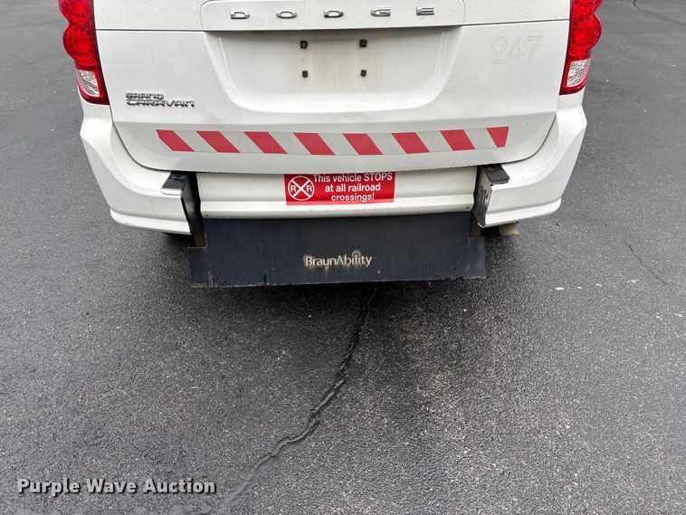 image for item EF1154 2017 Dodge Grand Caravan van