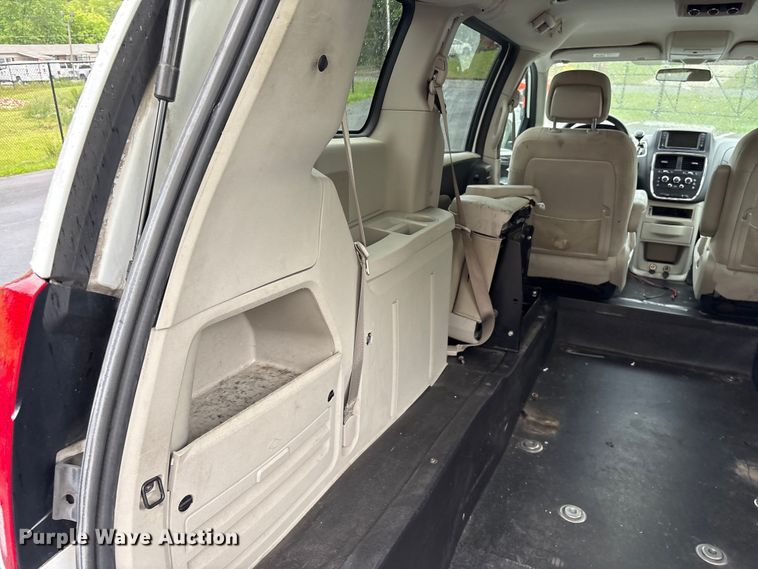 image for item EF1154 2017 Dodge Grand Caravan van