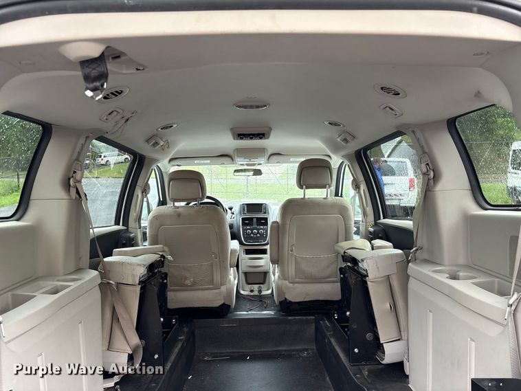 image for item EF1154 2017 Dodge Grand Caravan van