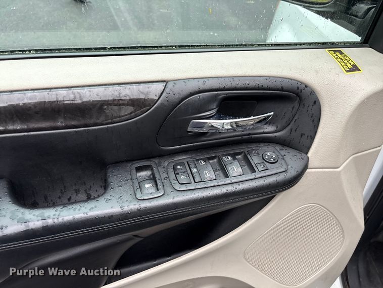 image for item EF1154 2017 Dodge Grand Caravan van
