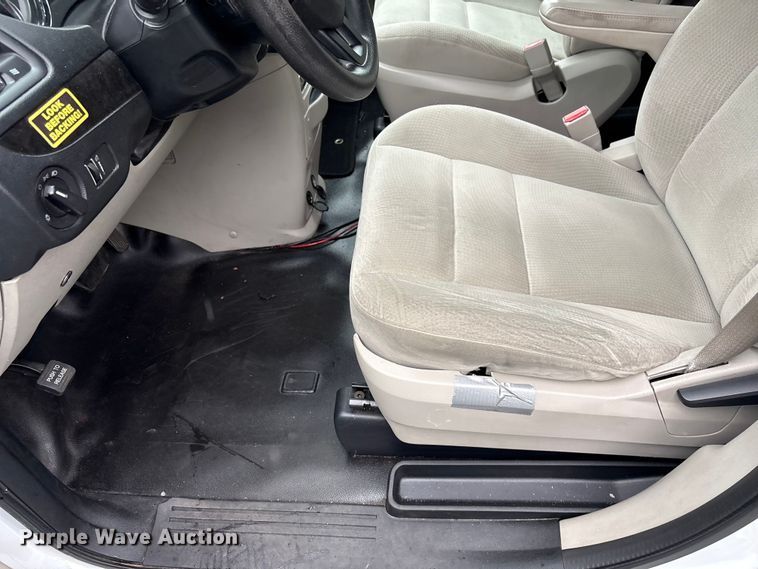 image for item EF1154 2017 Dodge Grand Caravan van