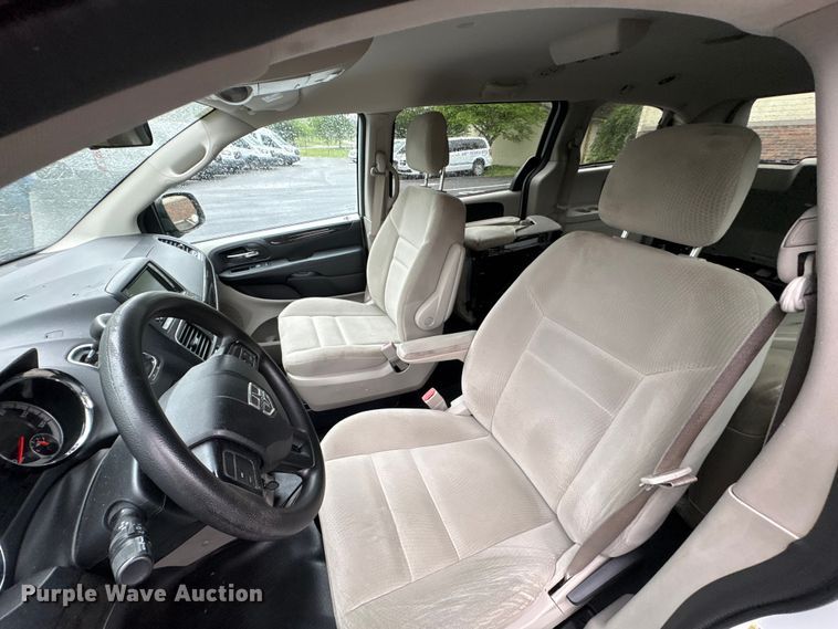 image for item EF1154 2017 Dodge Grand Caravan van