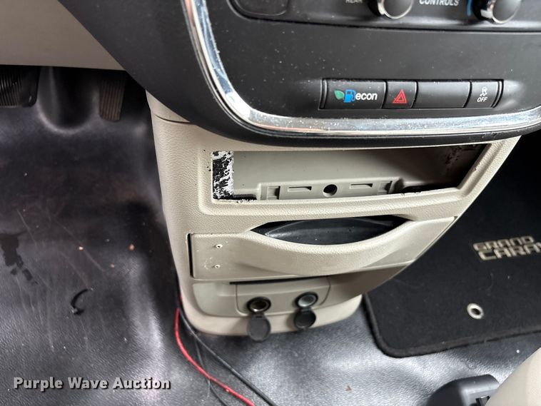 image for item EF1154 2017 Dodge Grand Caravan van