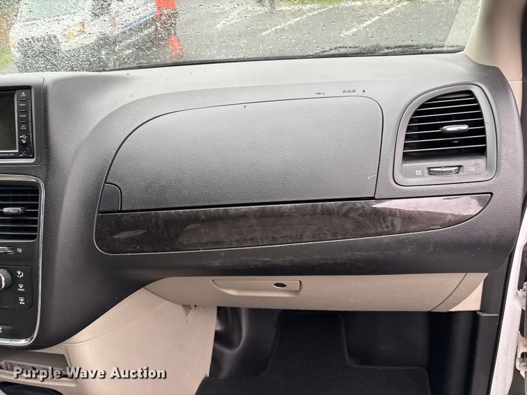 image for item EF1154 2017 Dodge Grand Caravan van