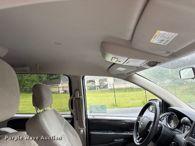 image for item EF1154 2017 Dodge Grand Caravan van