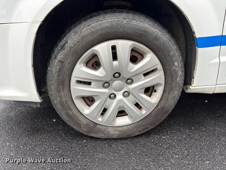 image for item EF1154 2017 Dodge Grand Caravan van