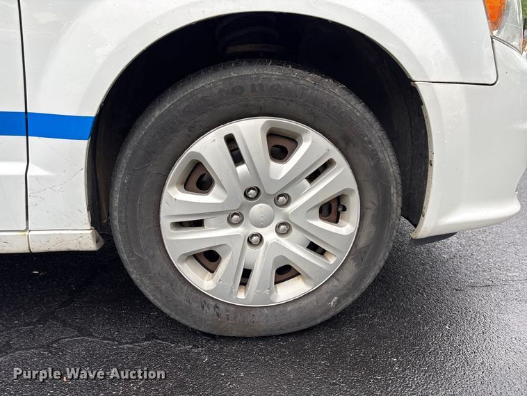 image for item EF1154 2017 Dodge Grand Caravan van